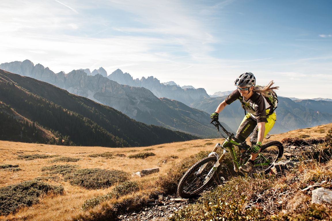 Bicicletes BTT noia - 86fe9-trekGravityGirls_action_012_hiRES.jpg